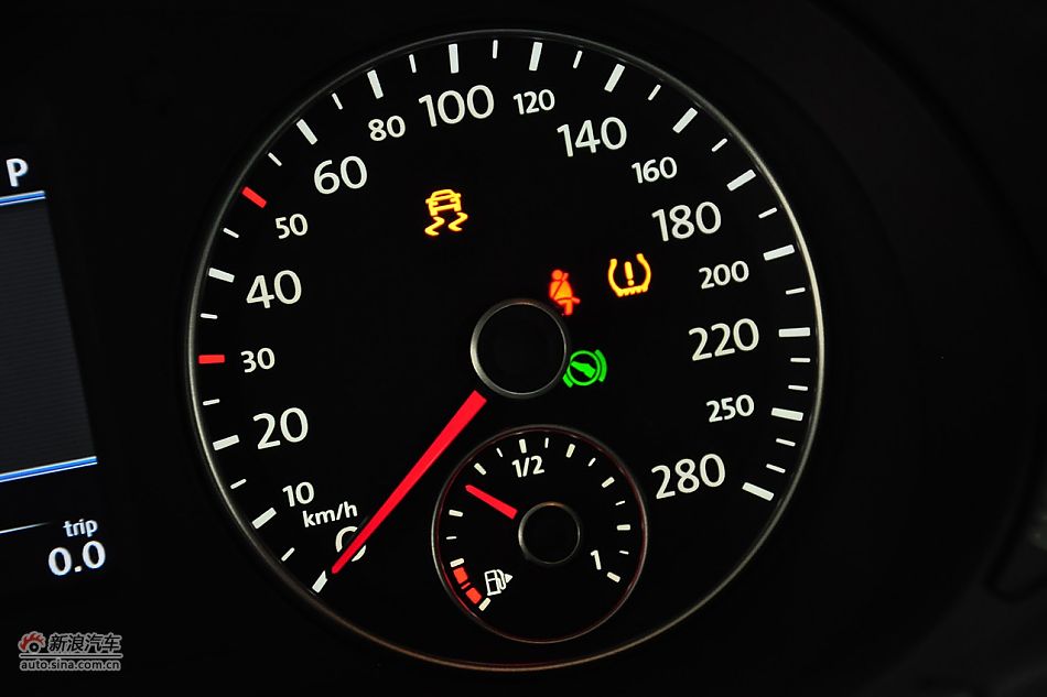 2011款帕萨特内饰