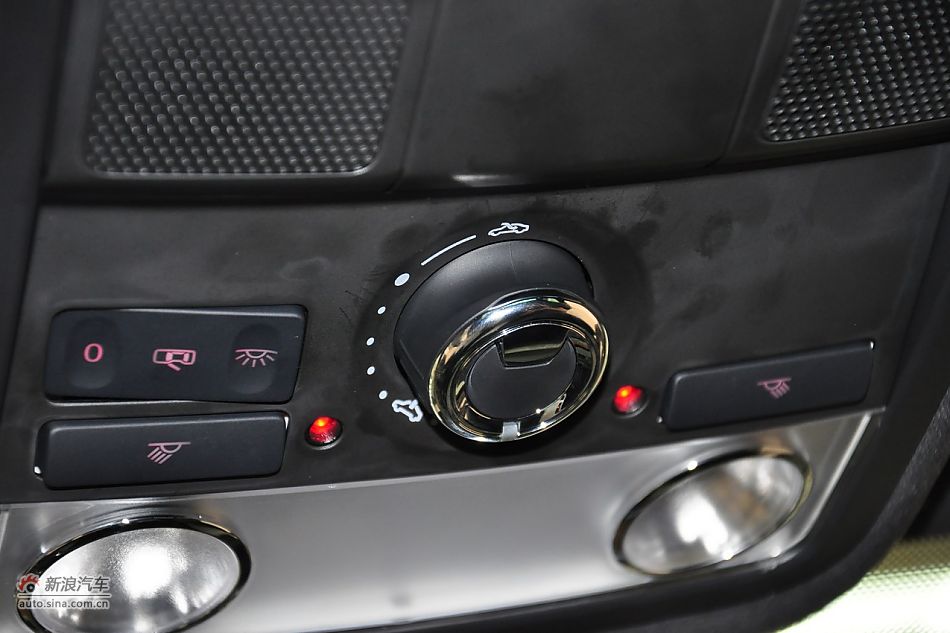 2011款帕萨特内饰