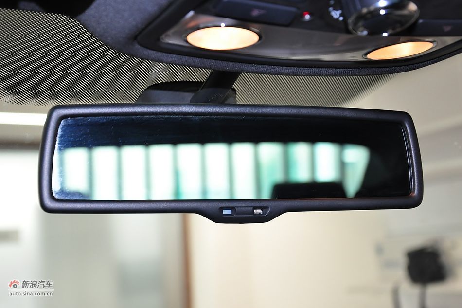 2011款帕萨特内饰