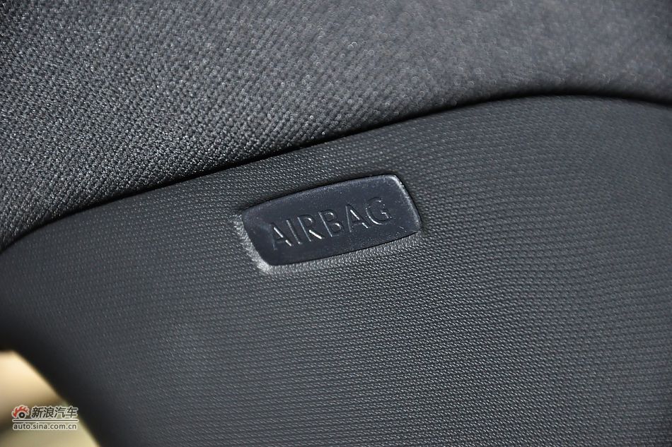 2011款帕萨特内饰