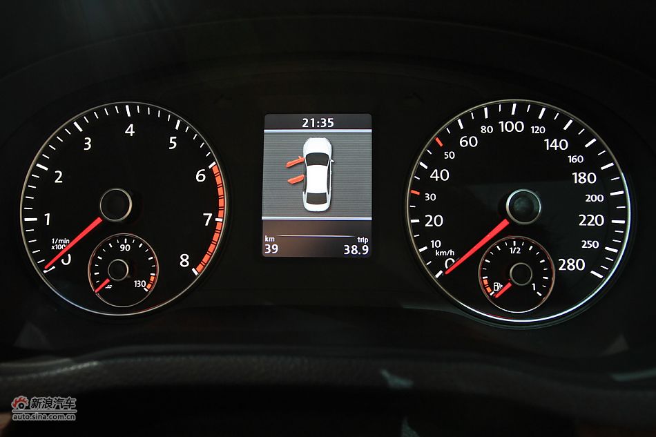 新浪汽车体验试驾全新帕萨特