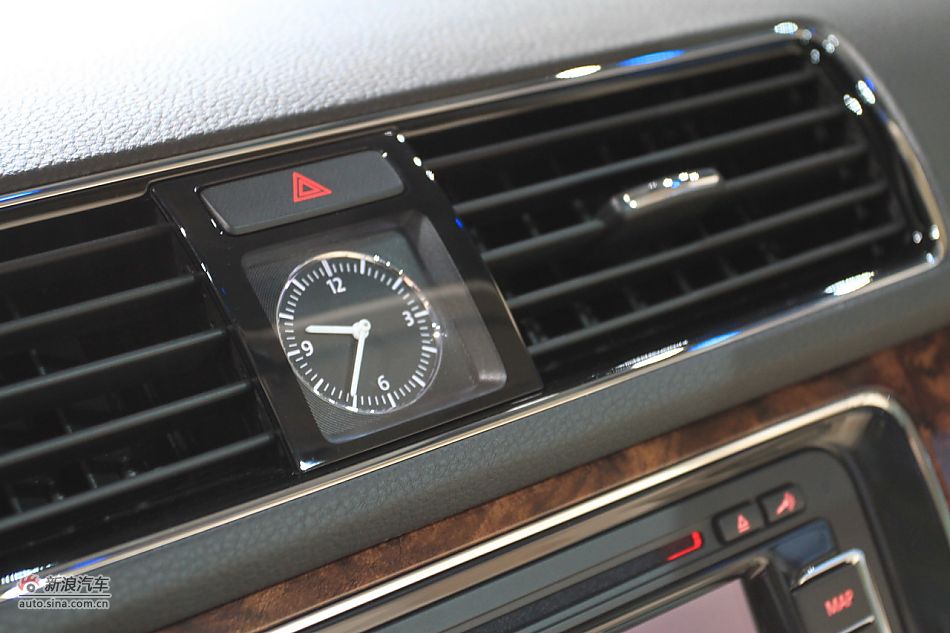 新浪汽车体验试驾全新帕萨特