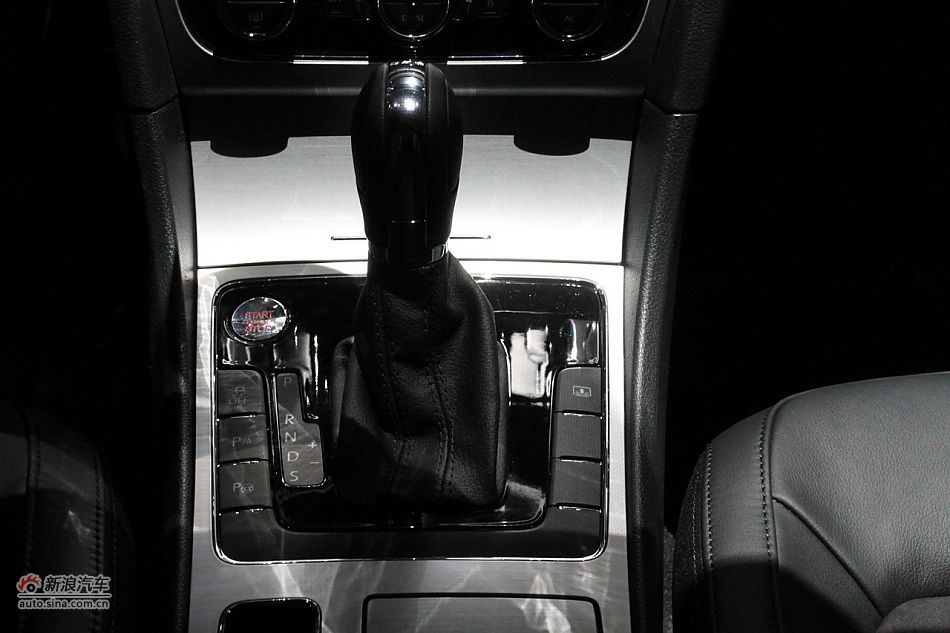 新浪汽车体验试驾全新帕萨特