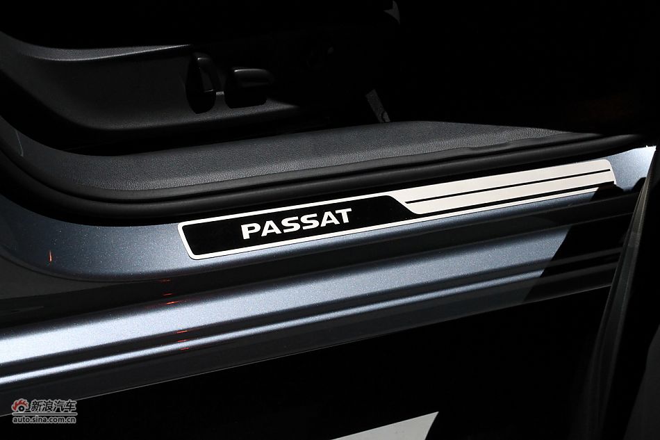 新浪汽车体验试驾全新帕萨特