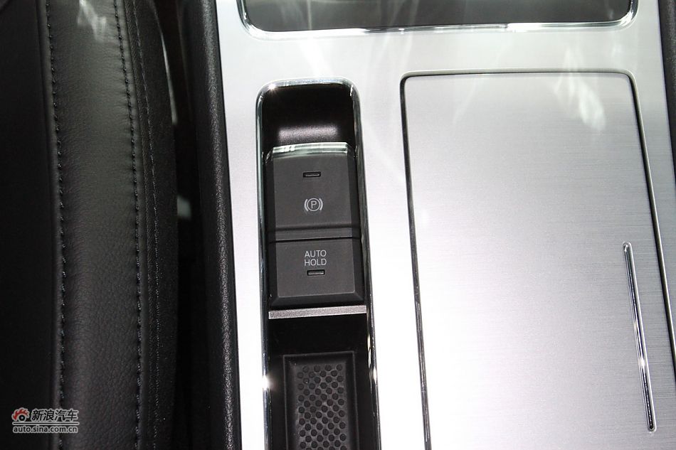 新浪汽车体验试驾全新帕萨特