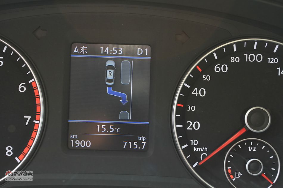 新浪汽车体验试驾全新帕萨特