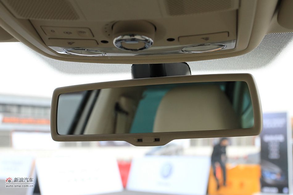 新浪汽车体验试驾全新帕萨特