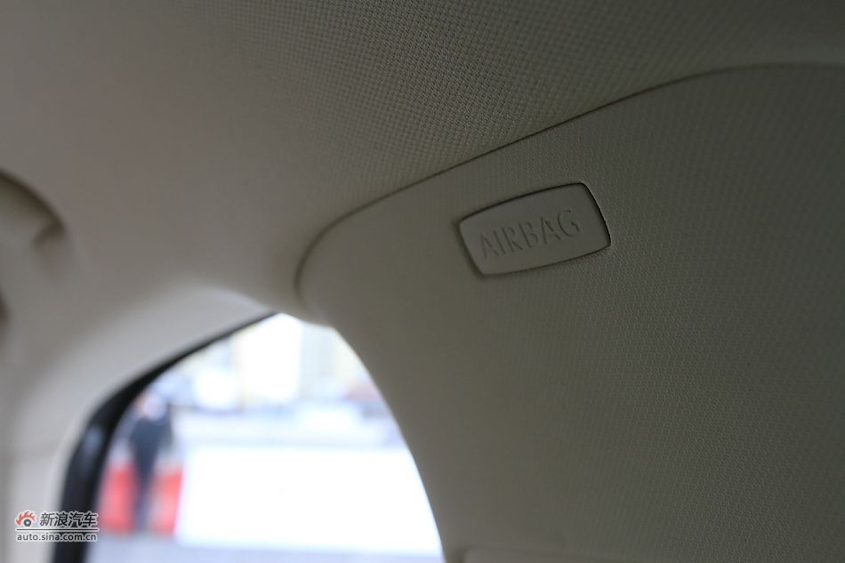 新浪汽车体验试驾全新帕萨特