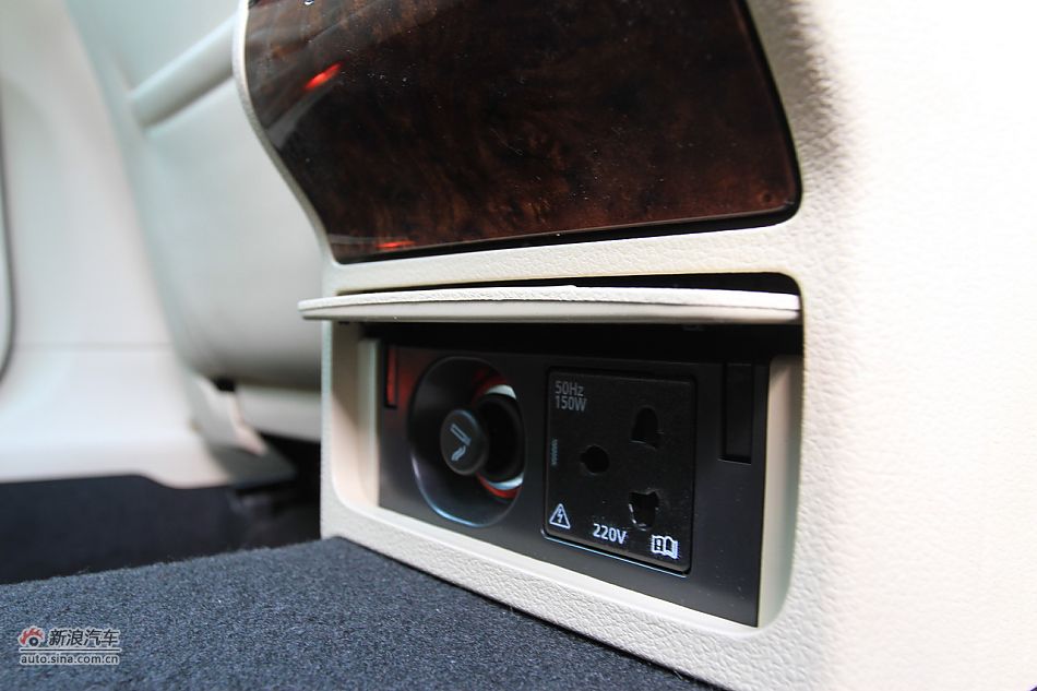 新浪汽车体验试驾全新帕萨特