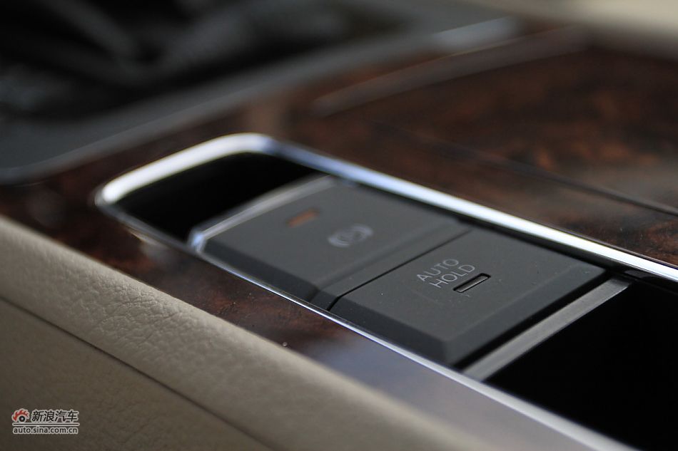 新浪汽车体验试驾全新帕萨特