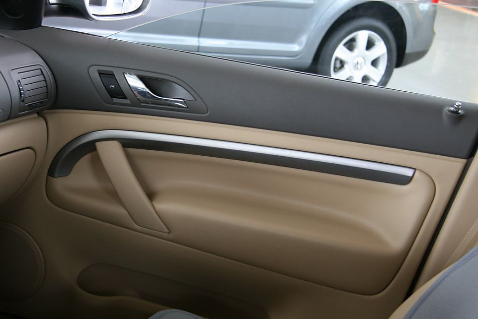 上海大众PASSAT领驭车门内部