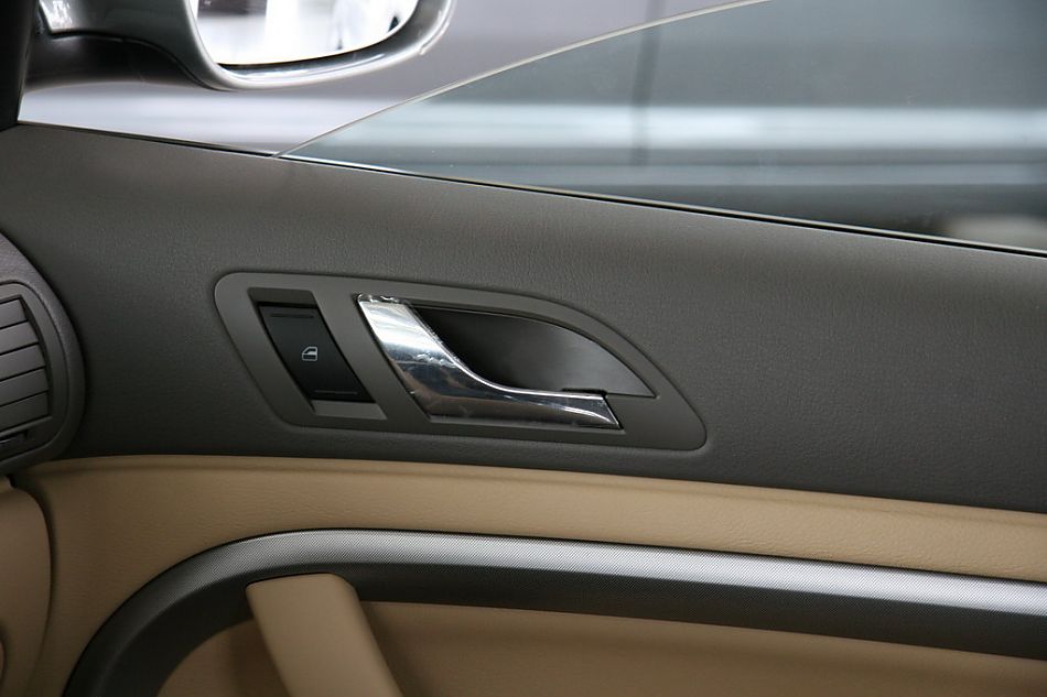 上海大众PASSAT领驭车门内部