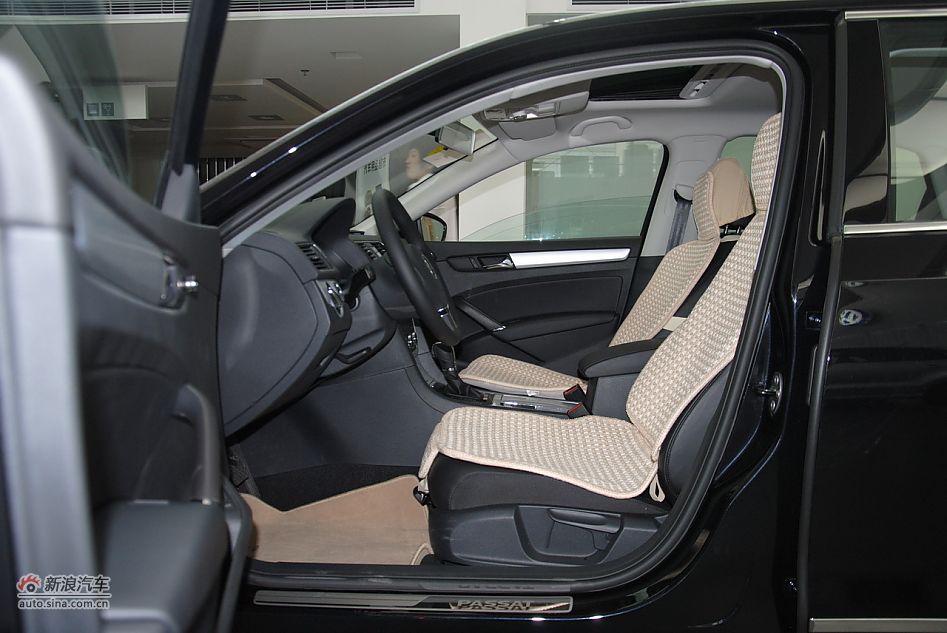 2011款帕萨特1.8TSI自动尊荣版