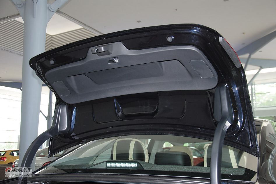 2011款帕萨特1.8TSI自动尊荣版