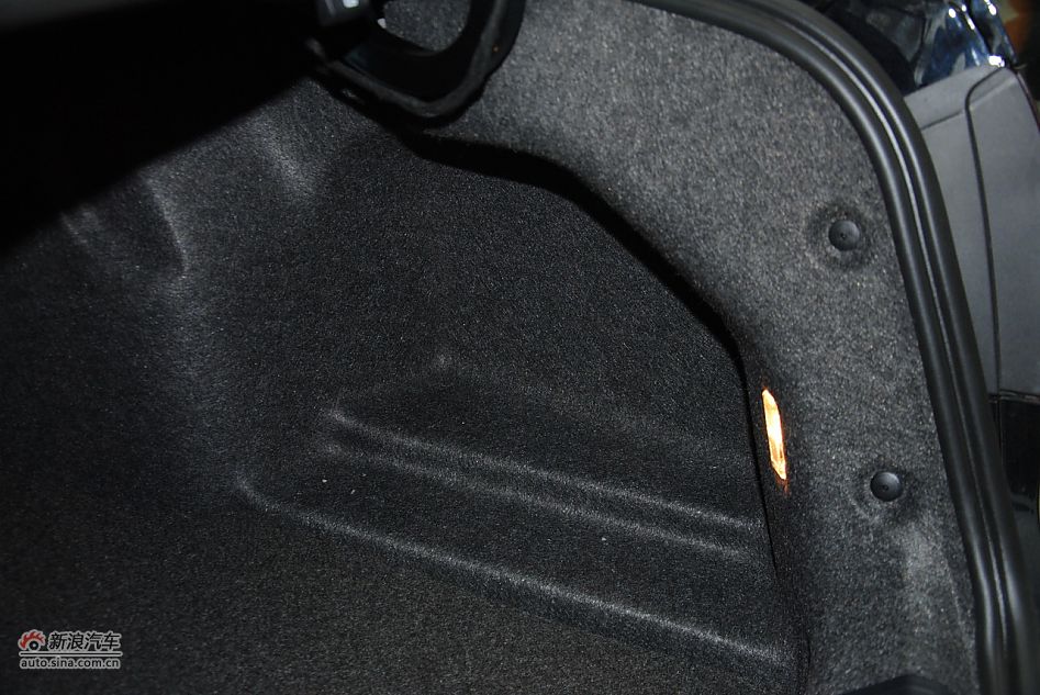 2011款帕萨特1.8TSI自动尊荣版