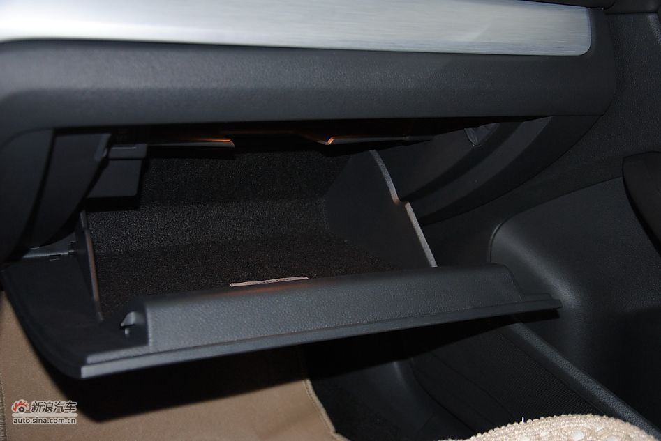 2011款帕萨特1.8TSI自动尊荣版