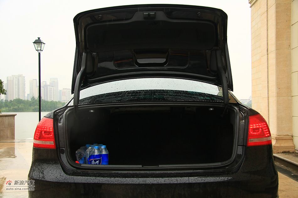 上海大众新帕萨特座椅空间