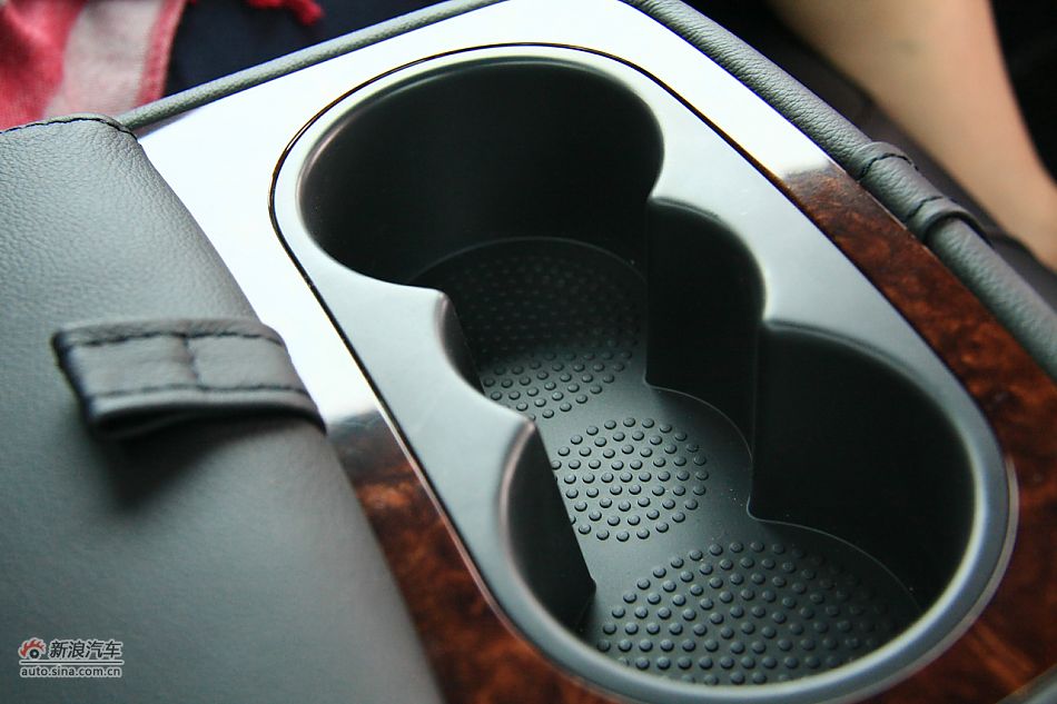 上海大众新帕萨特座椅空间