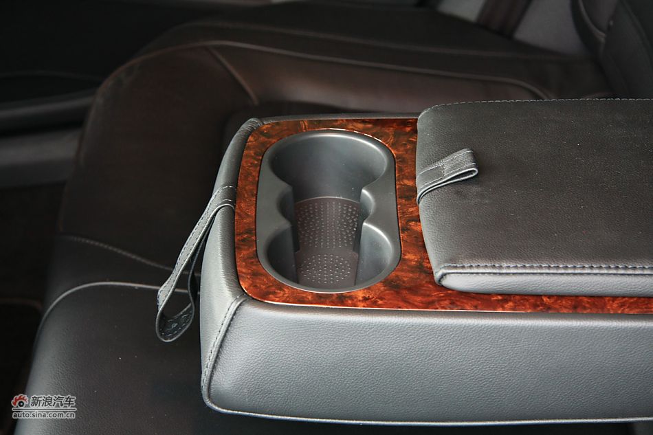 上海大众新帕萨特座椅空间