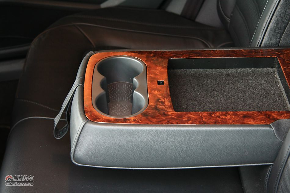 上海大众新帕萨特座椅空间