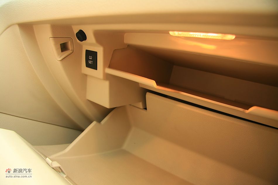 上海大众新帕萨特座椅空间