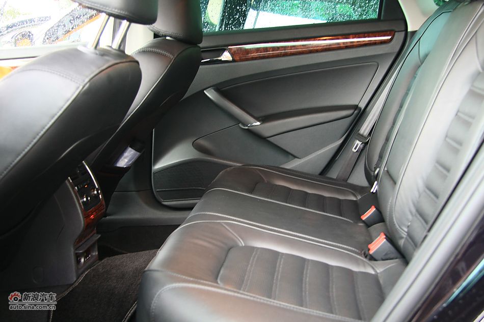 上海大众新帕萨特座椅空间