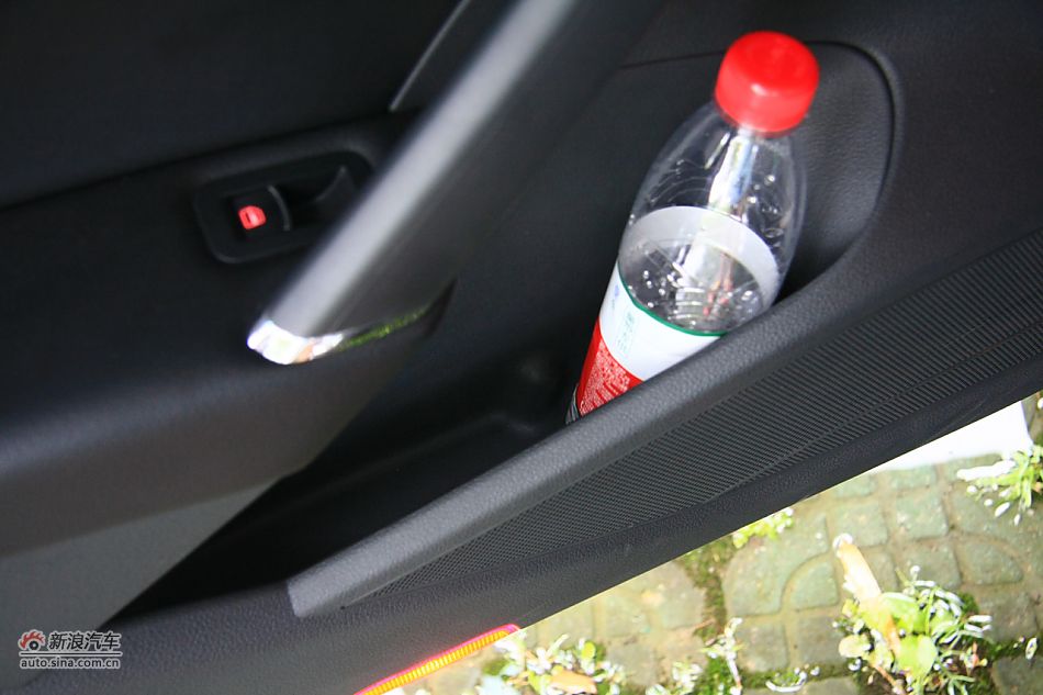 上海大众新帕萨特座椅空间