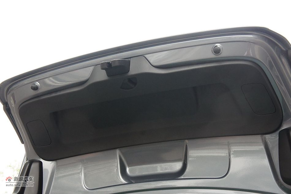 2011款帕萨特座椅空间