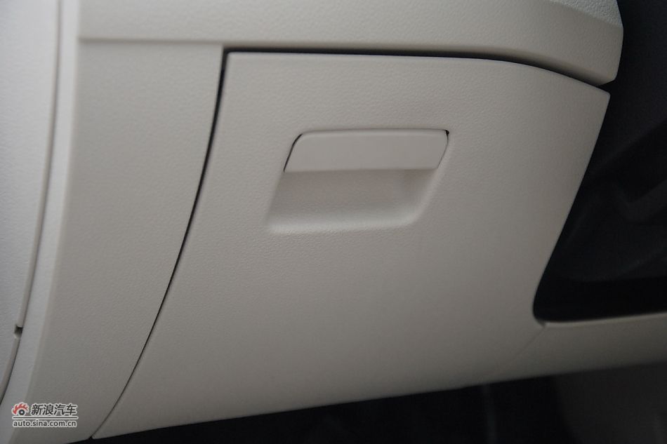 2011款帕萨特座椅空间