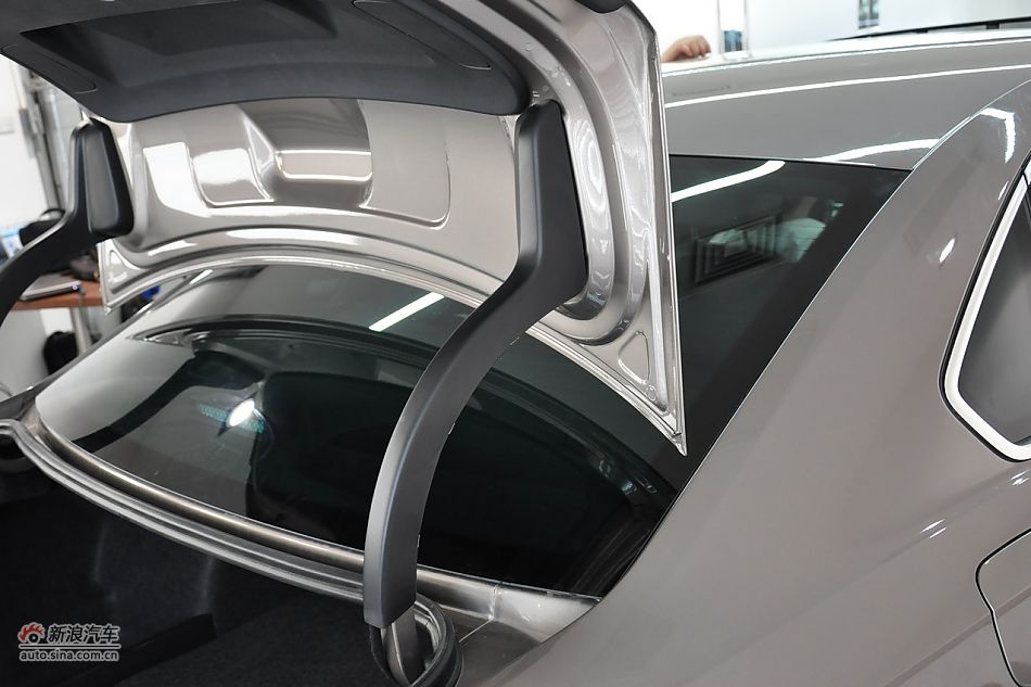 2011款帕萨特座椅空间