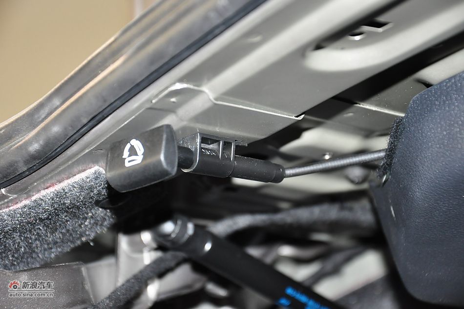 2011款帕萨特座椅空间