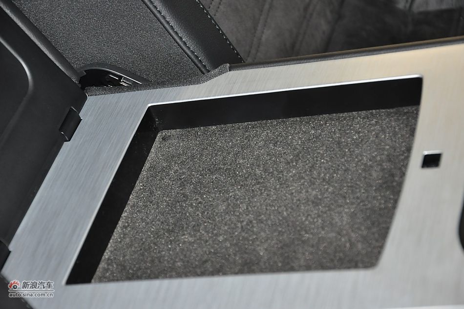 2011款帕萨特座椅空间