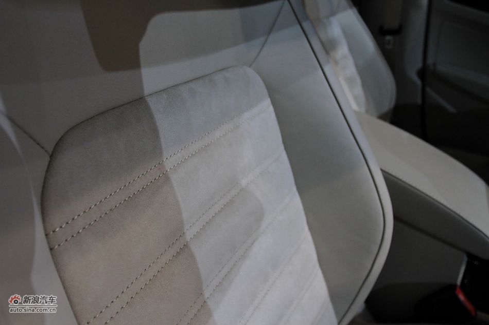 新浪汽车体验试驾全新帕萨特