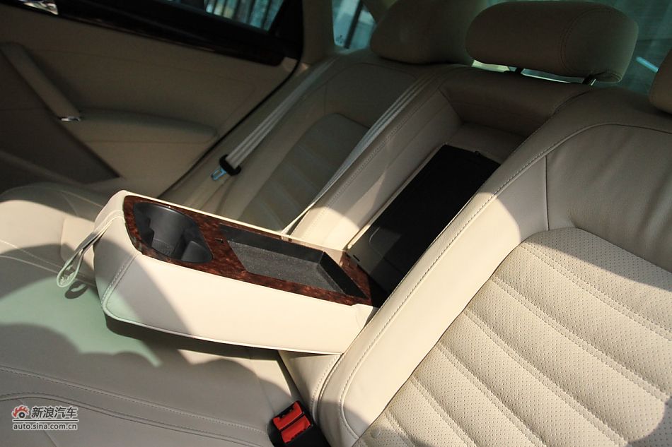 新浪汽车体验试驾全新帕萨特