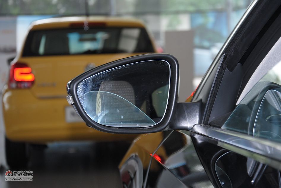 2011款帕萨特1.8TSI自动尊荣版