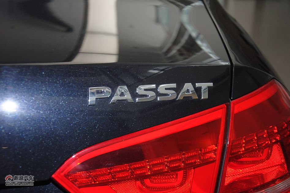2011款帕萨特1.8TSI自动尊荣版