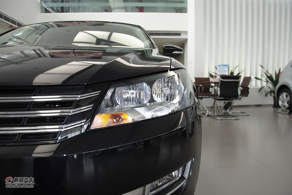 2011款帕萨特1.8TSI自动尊荣版