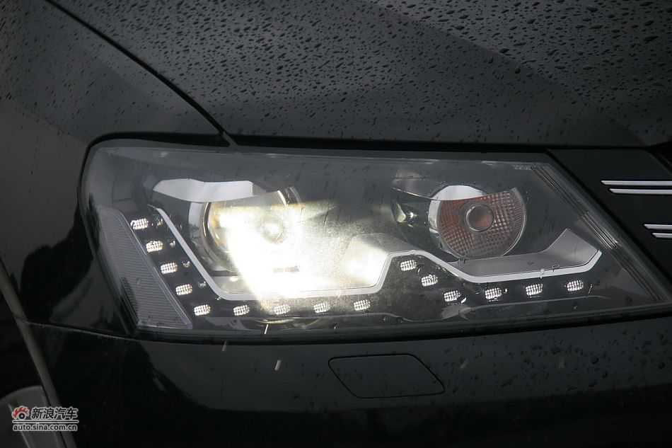 2011款新帕萨特2.0T御尊版外观细节