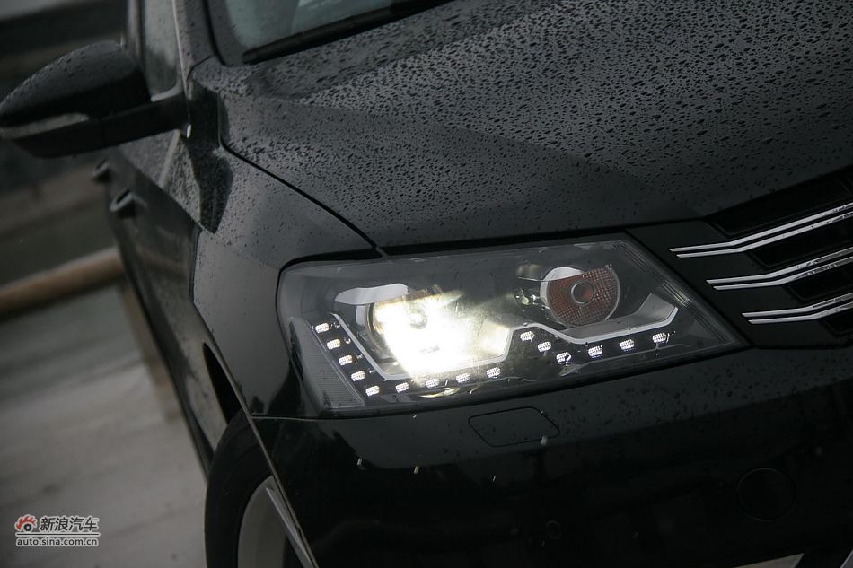 2011款新帕萨特2.0T御尊版外观细节