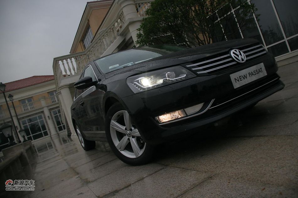 2011款新帕萨特2.0T御尊版外观细节
