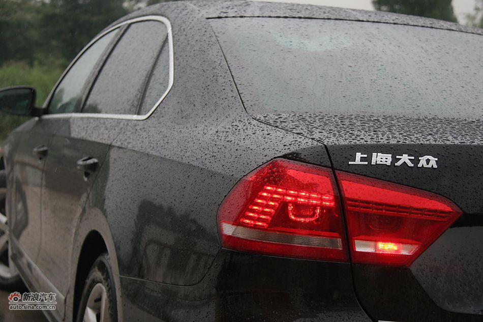 2011款新帕萨特2.0T御尊版外观细节