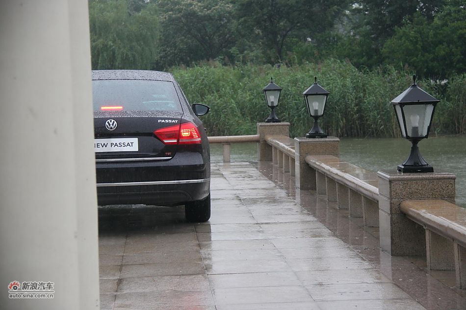 2011款新帕萨特2.0T御尊版外观细节