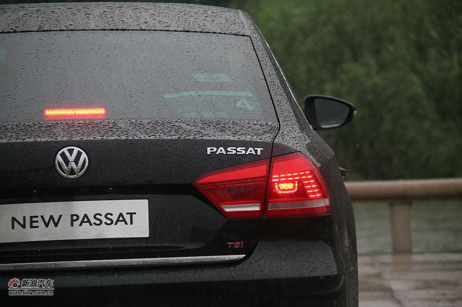 2011款新帕萨特2.0T御尊版外观细节