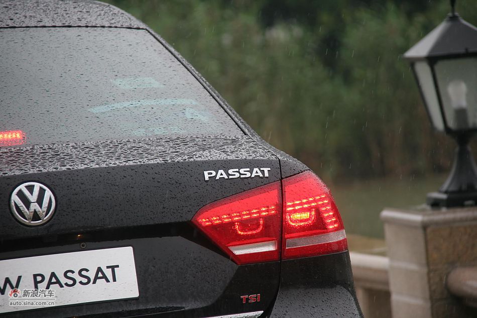 2011款新帕萨特2.0T御尊版外观细节