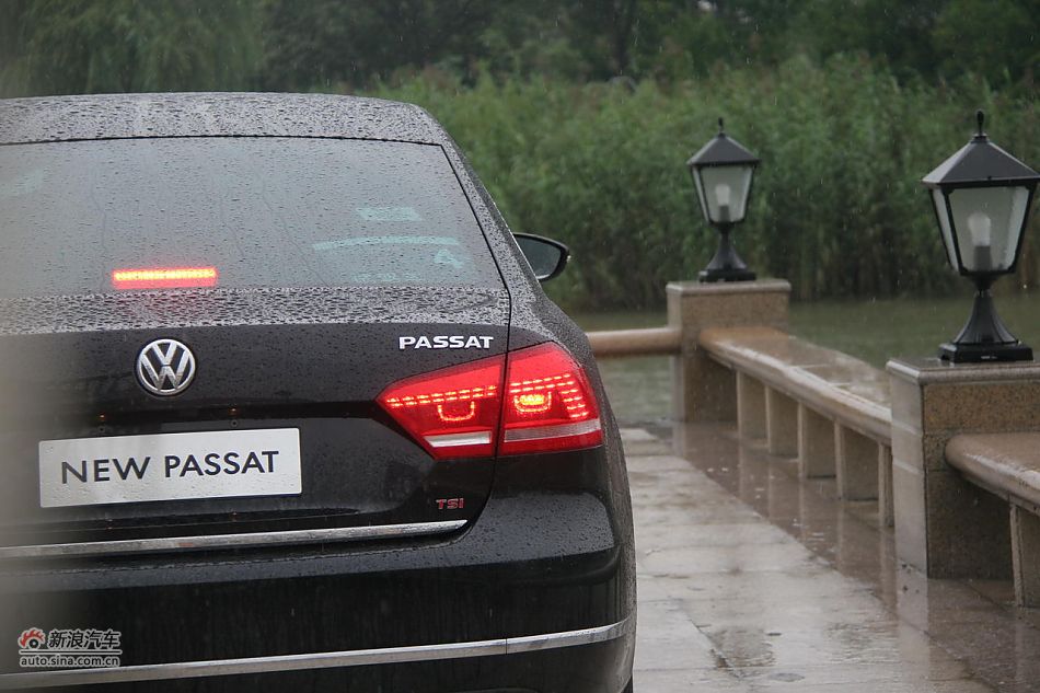 2011款新帕萨特2.0T御尊版外观细节