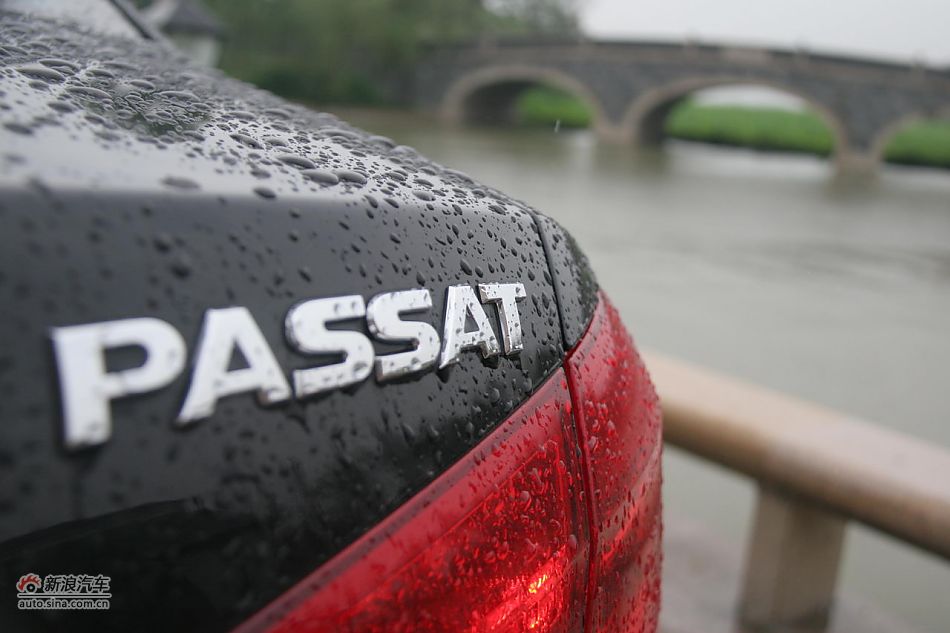 2011款新帕萨特2.0T御尊版外观细节