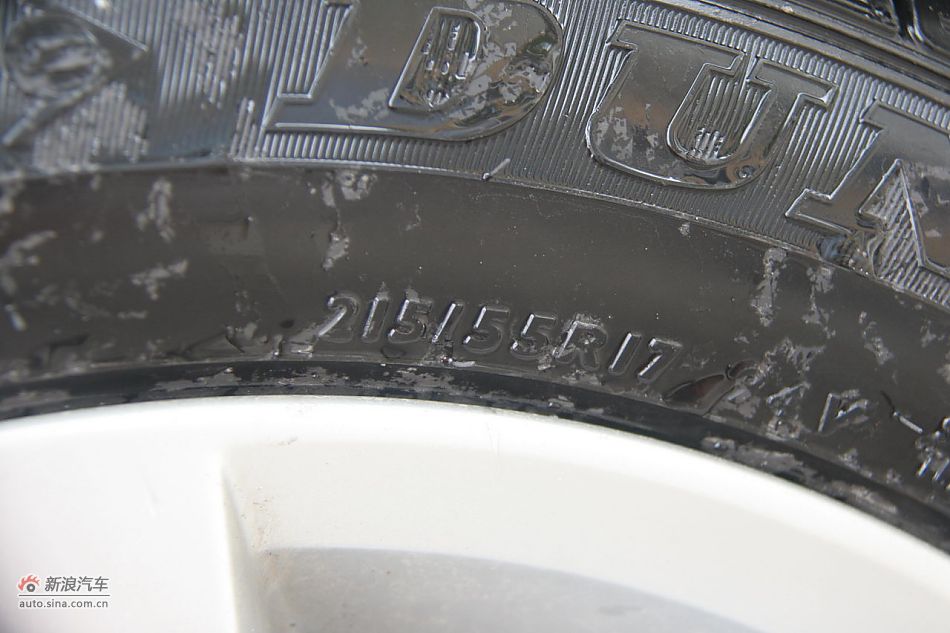 2011款新帕萨特2.0T御尊版外观细节