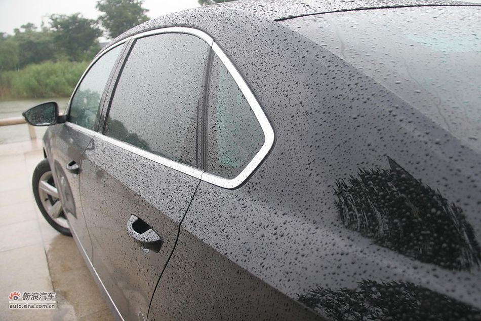 2011款新帕萨特2.0T御尊版外观细节