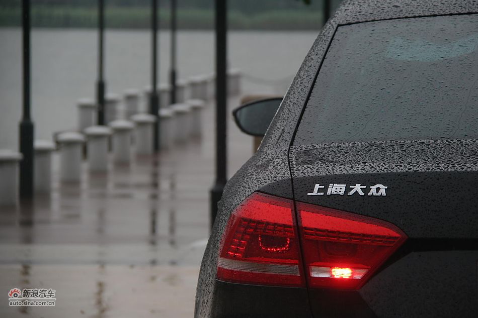 2011款新帕萨特2.0T御尊版外观细节