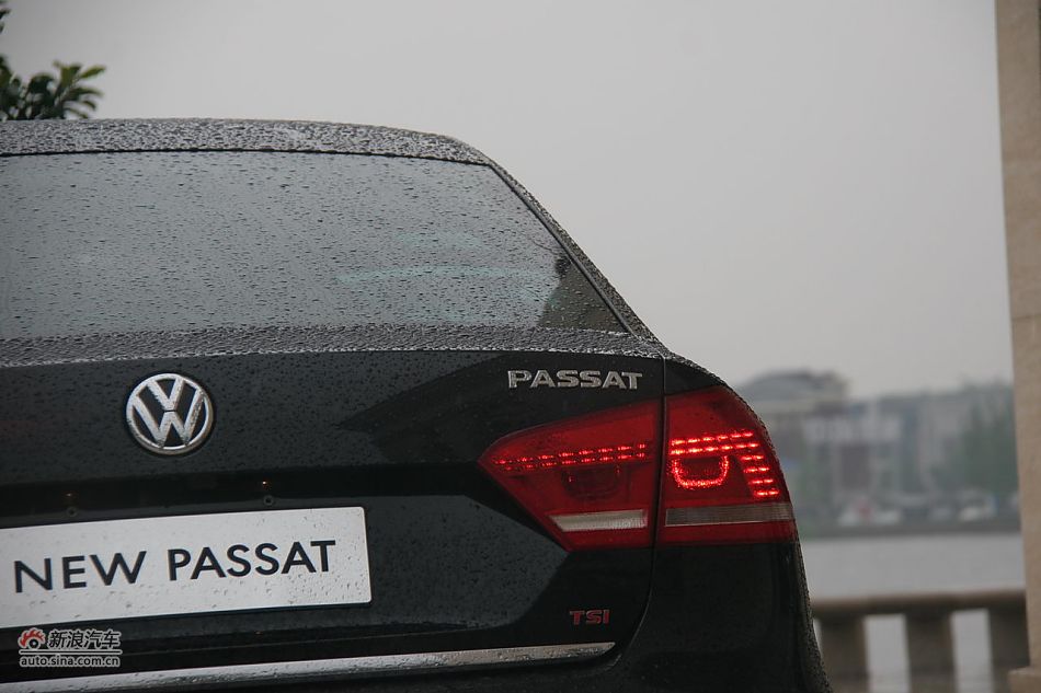 2011款新帕萨特2.0T御尊版外观细节